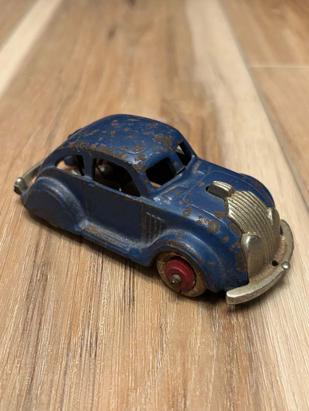 Vintage Hubley Cast Iron Blue Chrysler Airflow Toy Car